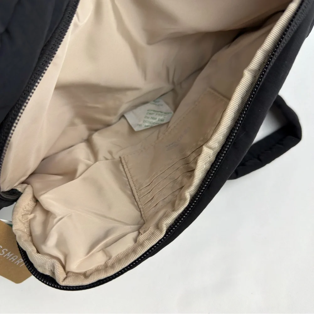 NWT Black Quilted Crossbody Bag - Picture 5 of 7